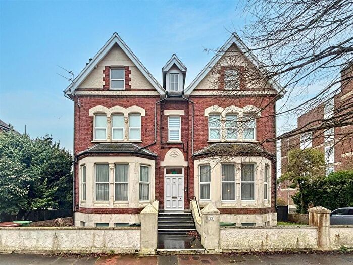 1 Bedroom Flat For Sale In Enys Road, Eastbourne, BN21