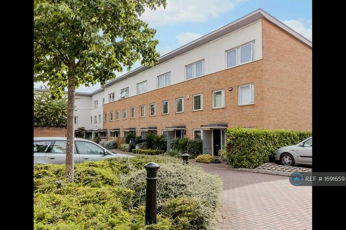 3 Bedroom Terraced House To Rent In Holmes Close, London, SE22