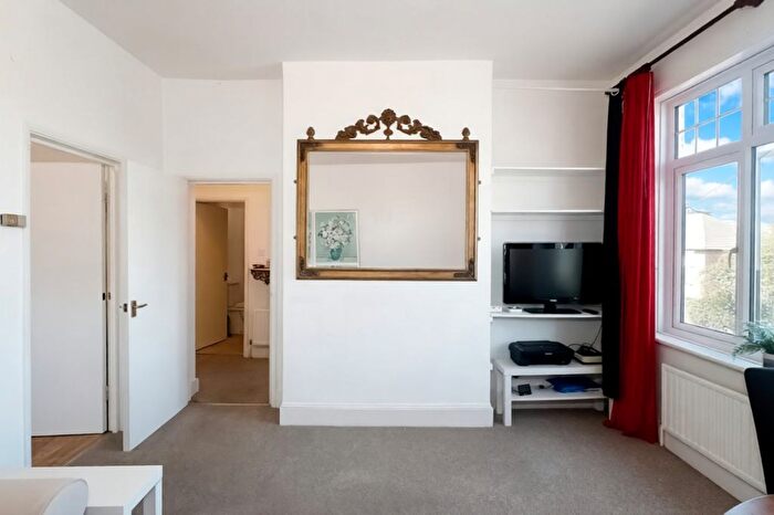 1 Bedroom Flat To Rent In Vancouver Road, Forest Hill, London, SE23