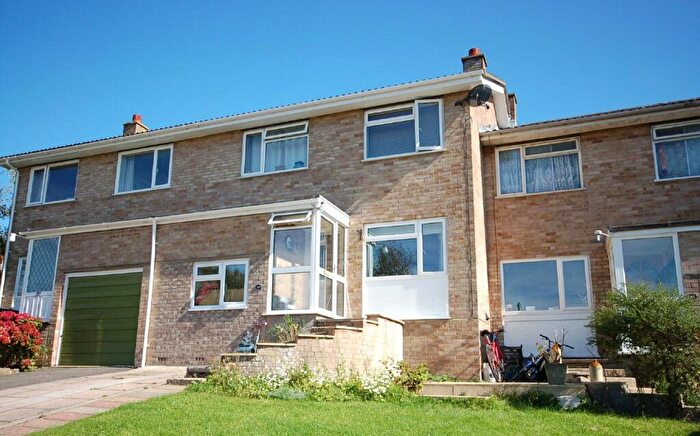 4 Bedroom Terraced House For Sale In Willowdene Close, New Milton, Hampshire, BH25