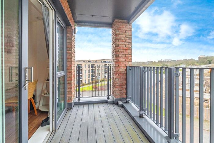 2 Bedroom Flat For Sale In Park Street, Campbell Park, Milton Keynes, Buckinghamshire, MK9