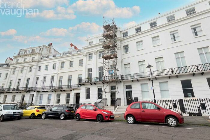 2 Bedroom Flat To Rent In Lewes Crescent, Brighton, BN2