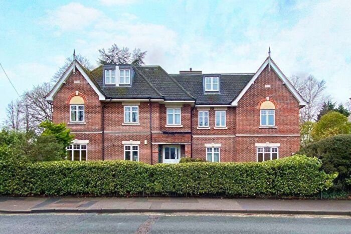 2 Bedroom Flat To Rent In Douglas Court, Fleet Road, Fleet, Hampshire, GU51