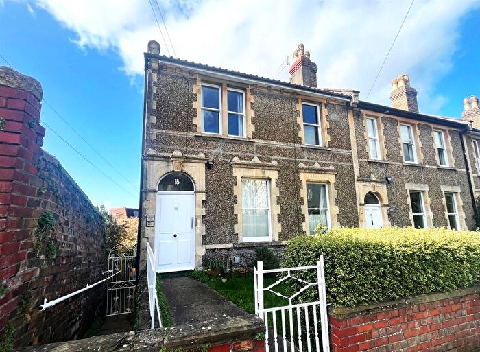 1 Bedroom Flat For Sale In Amazing Garden Flat On Eastfield Road, Westbury-On-Trym, Bristol, BS9