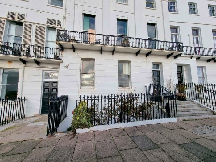 2 Bedroom Flat To Rent In Lewes Crescent, Brighton, BN2