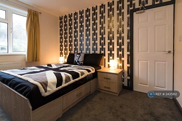 5 Bedroom Detached House To Rent In Ash Road, Leeds, LS6