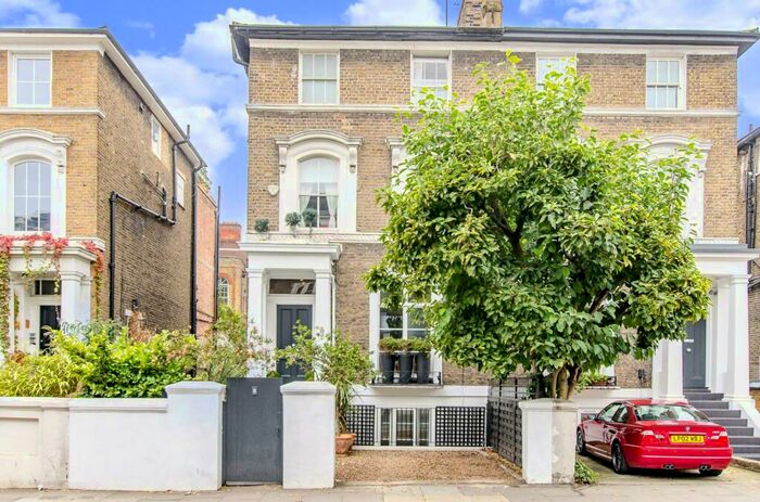 5 Bedroom Semi-Detached House To Rent In Gunter Grove, Chelsea, London, SW10