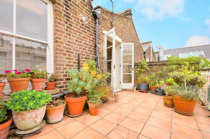 1 Bedroom Flat To Rent In Golborne Road, Portobello, London, W10