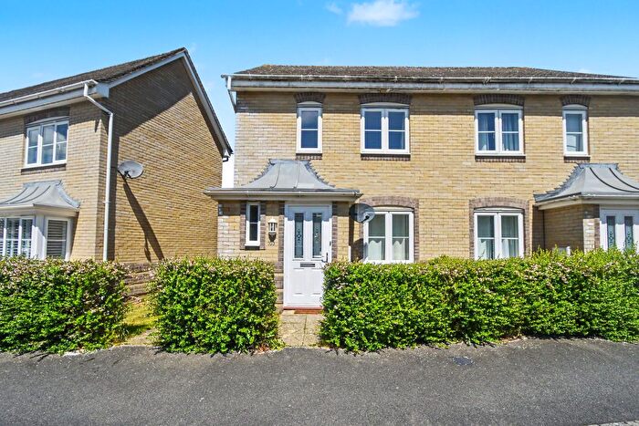 3 Bedroom Semi-Detached House To Rent In Wiltshire Crescent, Basingstoke, RG22