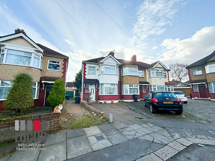 3 Bedroom Semi-Detached House To Rent In Elmhurst Road, Enfield, EN3