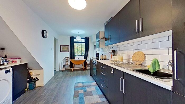2 Bedroom Flat For Sale In Duke Street, Aberdare, Rhondda Cynon Taf, CF44