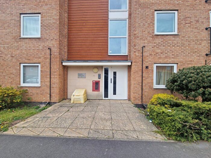 2 Bedroom Flat To Rent In Pavilion Close, Leicester, LE2