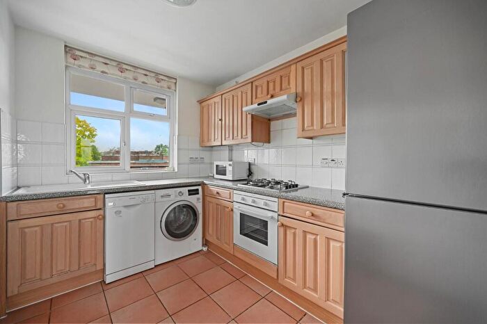 2 Bedroom Apartment To Rent In Carlton Hill, London, NW8