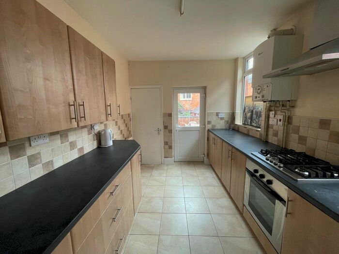 4 Bedroom Terraced House To Rent In Thurlow Road, Leicester, LE2