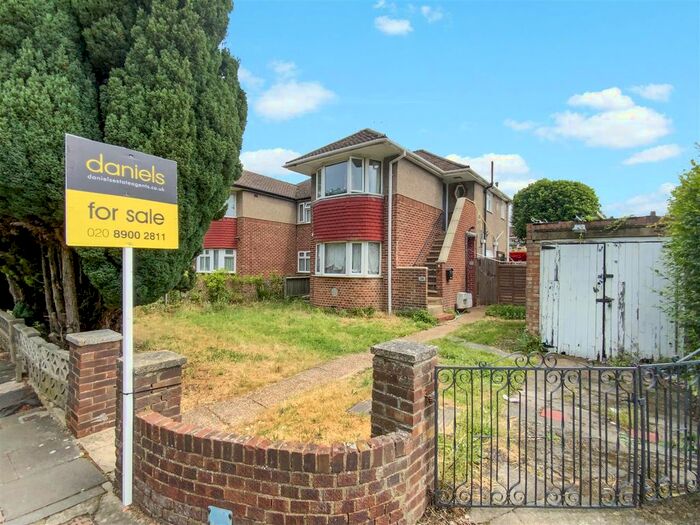 2 Bedroom Maisonette For Sale In Fernwood Avenue, Wembley, HA0