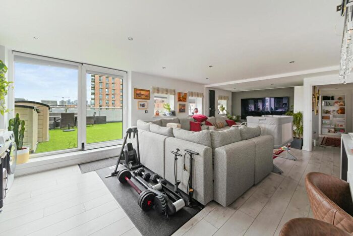 2 Bedroom Apartment To Rent In Wards Wharf Approach, London, E16
