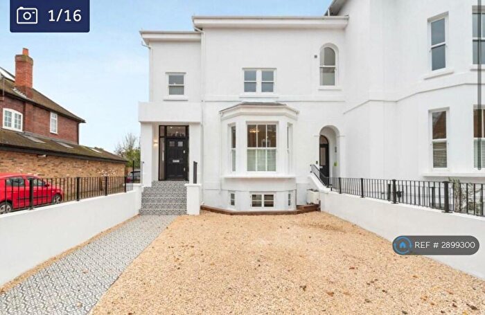 5 Bedroom End Of Terrace House To Rent In Alma Road, Windsor, SL4