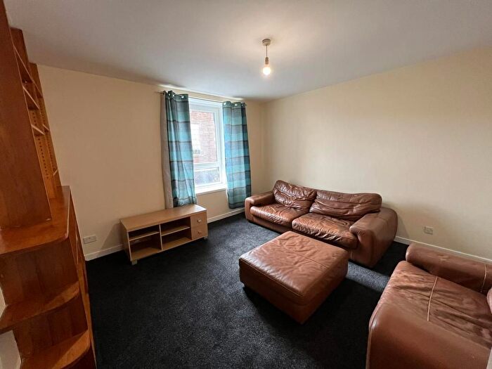 2 Bedroom Flat To Rent In D, Milnbank Road, Dundee, DD1