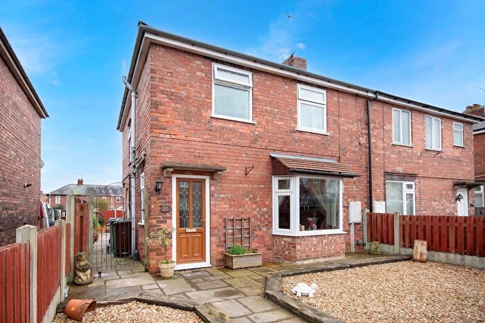 3 Bedroom Semi-Detached House For Sale In Sherwood Road, Retford, Retford, DN22