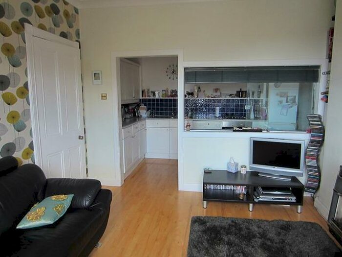 1 Bedroom Flat To Rent In Meadowbank Crescent Meadowbank United Kingdom, EH8