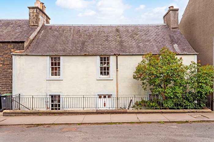 4 Bedroom End Terrace House For Sale In Northgate, Peebles, EH45