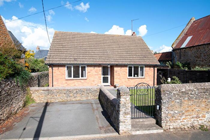 2 Bedroom Detached Bungalow To Rent In Park Lane, Earls Barton, Northampton, NN6