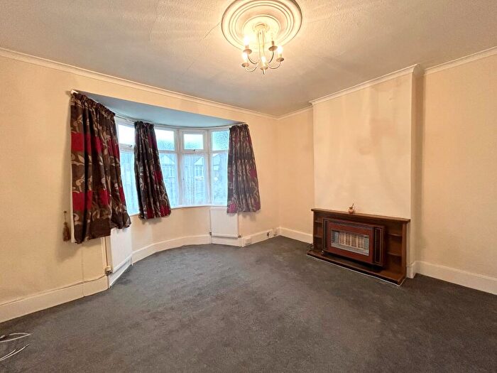 2 Bedroom Detached House To Rent In Kingston Road Romford, RM1