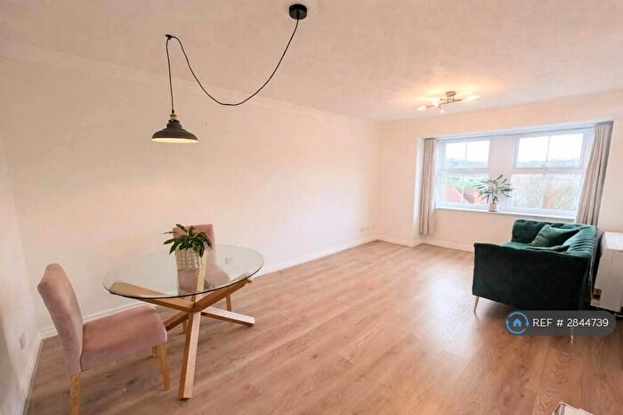 2 Bedroom Flat To Rent In Headingley, Leeds, LS5