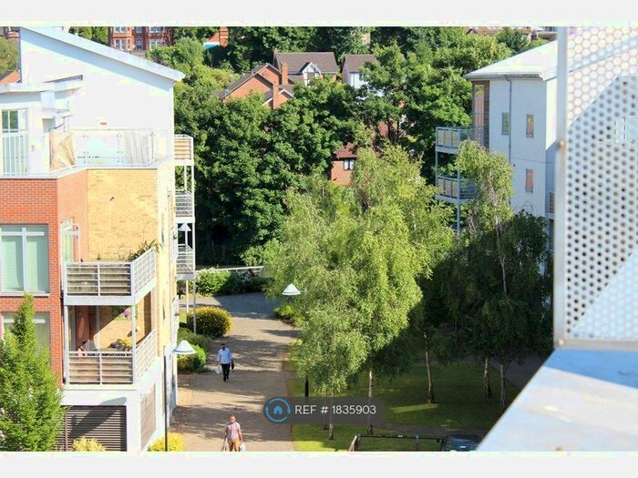 2 Bedroom Flat To Rent In Kingfisher Meadow, Maidstone, ME16