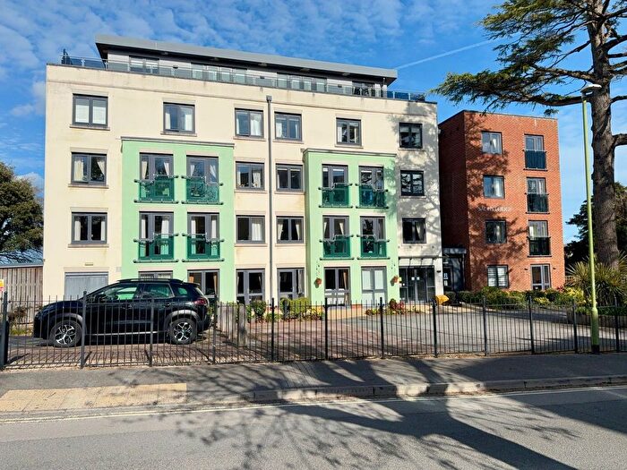 1 Bedroom Flat For Sale In Wellswood, Torquay, TQ1