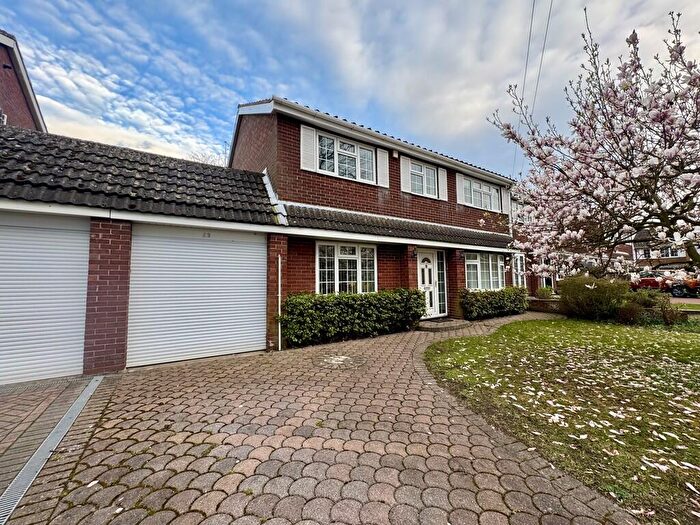 4 Bedroom Link Detached House To Rent In St. Clares Walk, Brigg, DN20