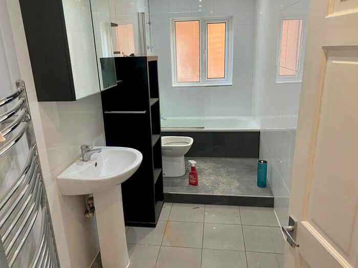 1 Bedroom Flat To Rent In Avondale Road, South Croydon, CR2