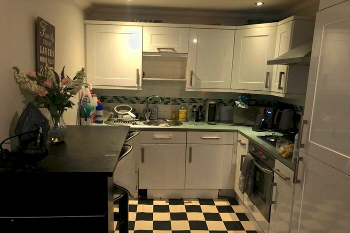 2 Bedroom Flat To Rent In Archway Road, Ramsgate, CT11