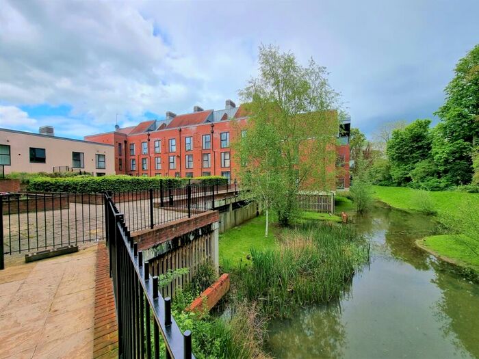 2 Bedroom Apartment To Rent In Candleford Court, Buckingham, Buckinghamshire, MK18