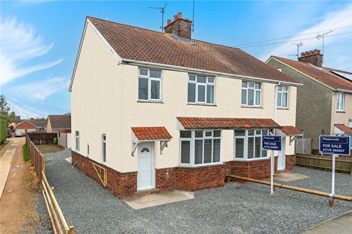 3 Bedroom Semi Detached House For Sale In Exeter Street, Bourne, Lincolnshire, PE10