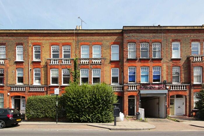 2 Bedroom Flat To Rent In Queenstown Road, Queenstown Road, SW8