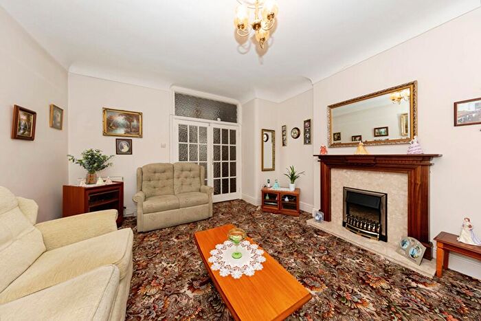 3 Bedroom Bungalow For Sale In Courtlands Park, Carmarthen, Carmarthenshire, SA31