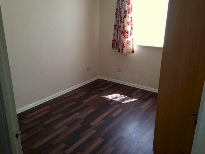 2 Bedroom Flat To Rent In Dagenham, Essex, RM10