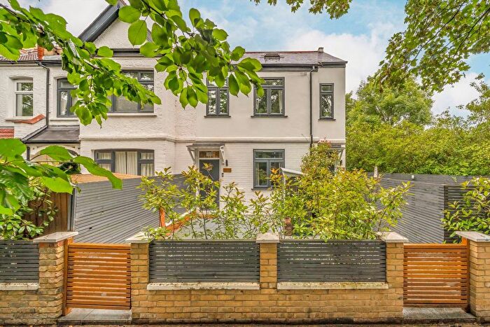 1 Bedroom Maisonette To Rent In Lyveden Road, Tooting, SW17