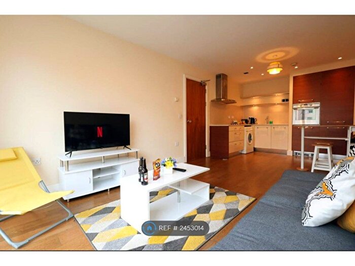 1 Bedroom Flat To Rent In Capela House, Cardiff, CF10
