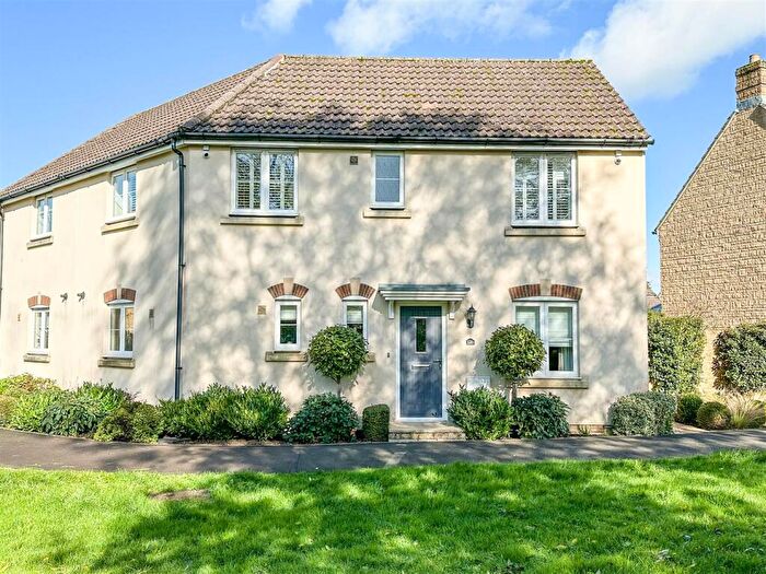 3 Bedroom Semi-Detached House For Sale In Avenue De Gien, Malmesbury, SN16