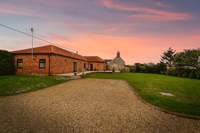 4 Bedroom Barn Conversion For Sale In School Road, Marshland St. James, Wisbech, PE14