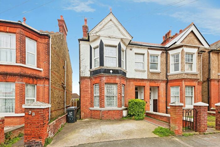 5 Bedroom Semi Detached House For Sale In Wyndham Avenue, Margate, Kent, CT9