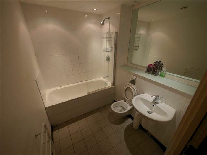 2 Bedroom Flat To Rent In Westray, LS12