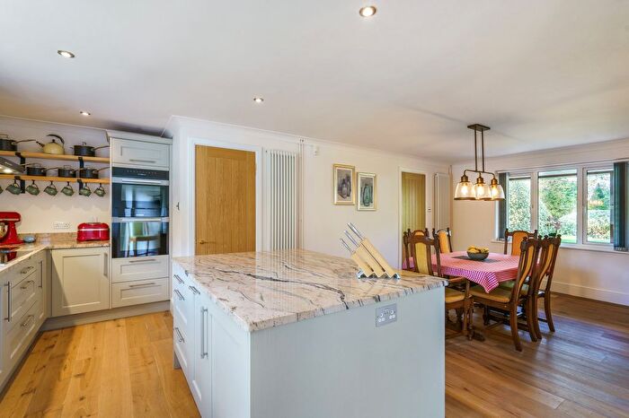 4 Bedroom Detached House For Sale In Bloxham Road, Banbury, OX16
