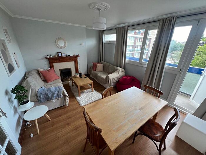 3 Bedroom Flat To Rent In Caithness House, Twyford Street, London, N1
