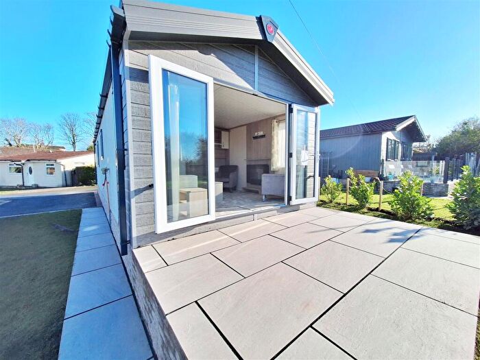 2 Bedroom Chalet For Sale In Riverside Park, Occupation Lane, Poulton-le-Fylde, FY6