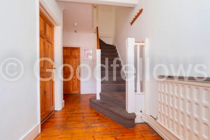 3 Bedroom Property To Rent In Fairway, London, SW20