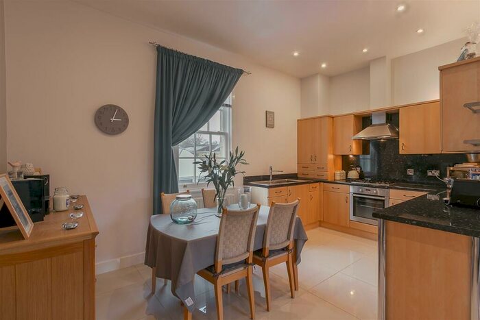 2 Bedroom Flat For Sale In Lanesborough Court, Gosforth, Newcastle Upon Tyne, NE3