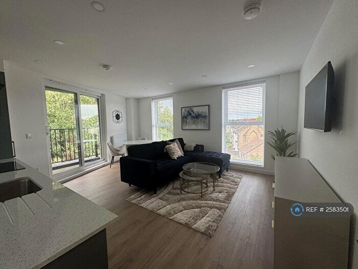 2 Bedroom Flat To Rent In Springbank Road, Hither Green, SE13